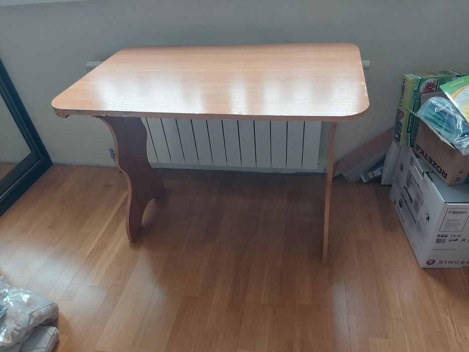 Продам стол, столик