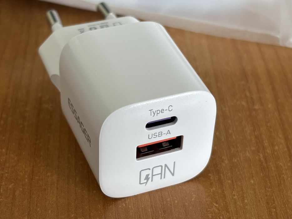 Зарядка, блочок зарядки Essager 20W Usb-A + Type-C