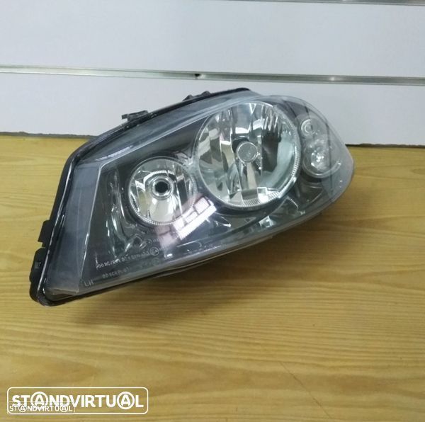 Farol Seat Ibiza modelo: 2002 até 2008 novo