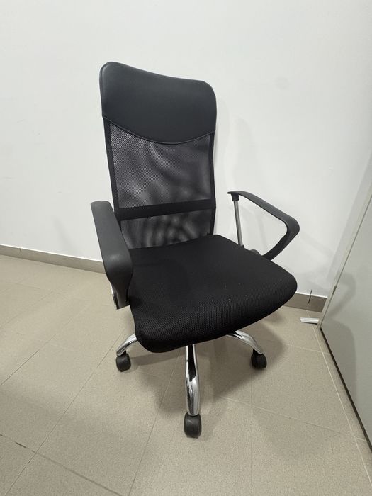 Cadeira escritorio com rodas