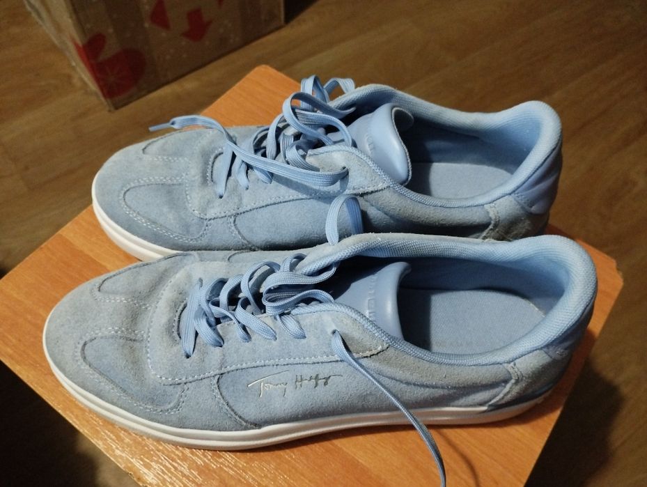 Продам кроссовки Tommy Hilfiger 41р. 26см.