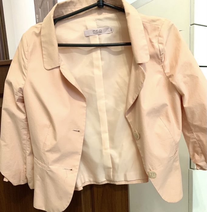 Продам женский пиджак RED Valentino