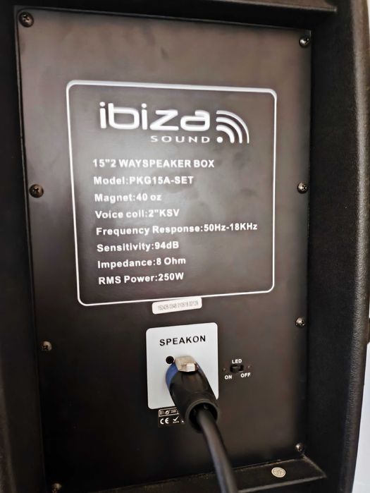 Material de som coluna e amplificador