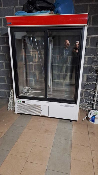 witryny chłodnicze przeszklone  likwidacja sklepu