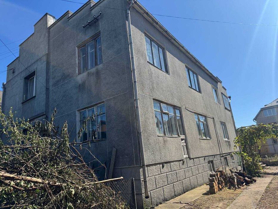 Продається півособняк у с. Опришівці по вул. Зразкова (11)