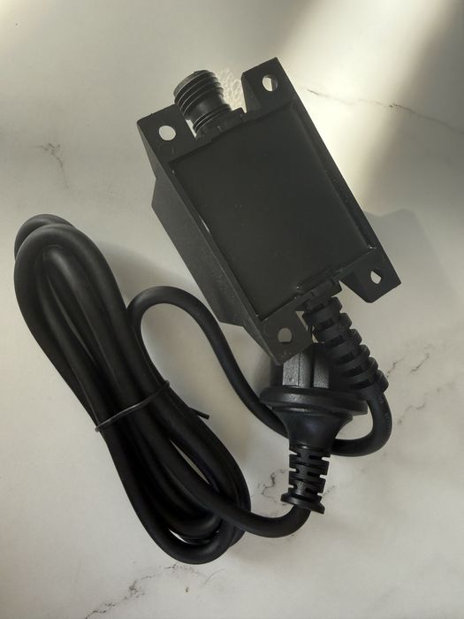 transformator prądu zmiennego (AC) marki Kerry Electronics.