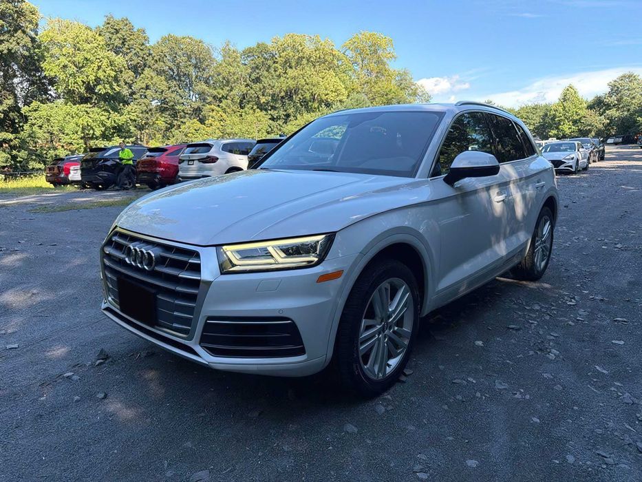 Audi Q5      2020
