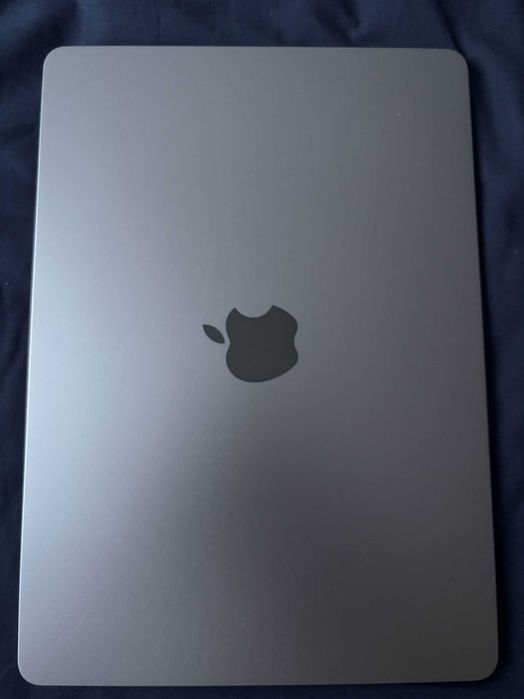 NIEUŻYWANY Apple Macbook Air M2 2022  (Bateria 99%)