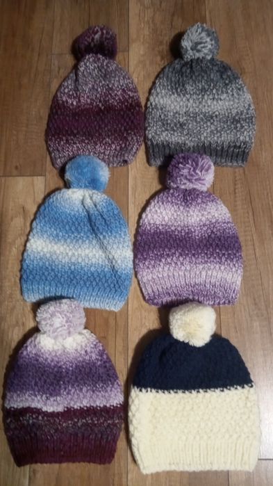 Czapki wełniane kolorowe