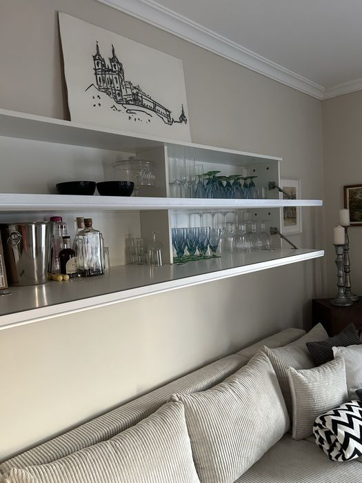 Movel para sala / tv , com oferta de 2 moveis para copos
