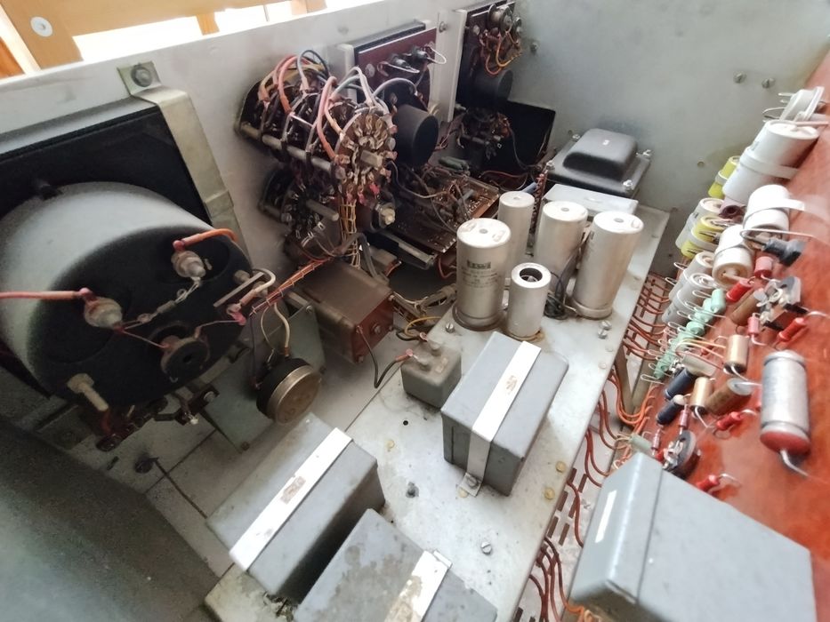 Unitra ZRK Tester tranzystorów średniej mocy XT-750 z PRL