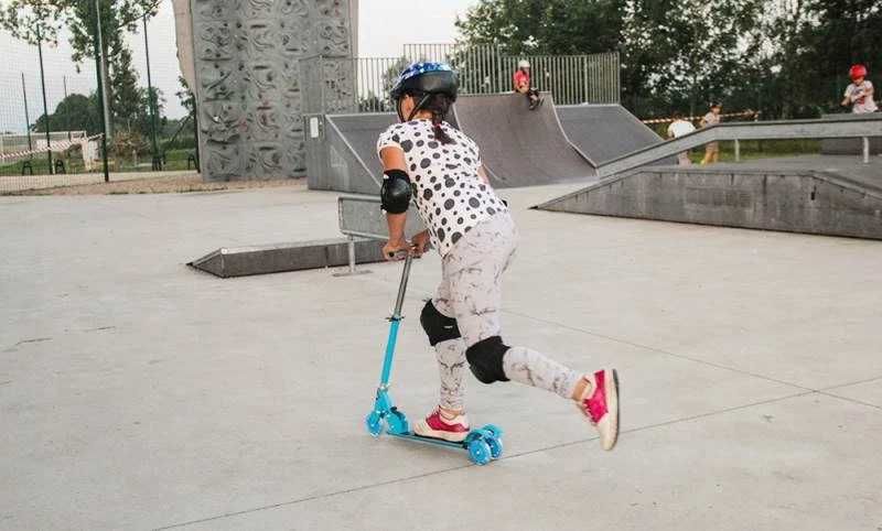 Hulajnoga dla dzieci LED (niebieski lub fioletowy)