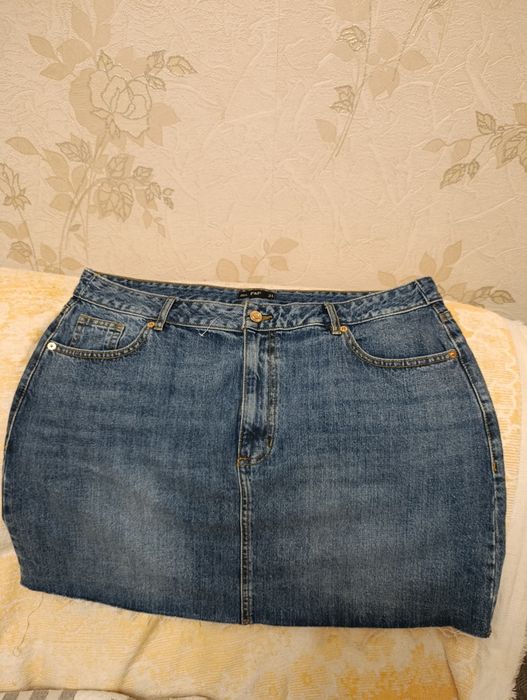 Продам джинсовую новую юбку, размер 18.
