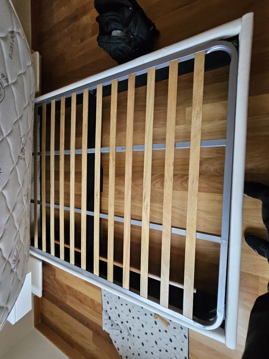 Estrutura de cama + colchão + estrado