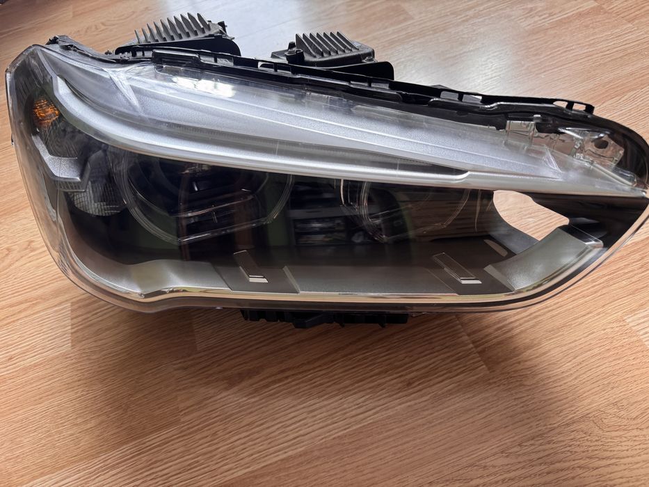 Lampa BMW X1 F48 prawy przód