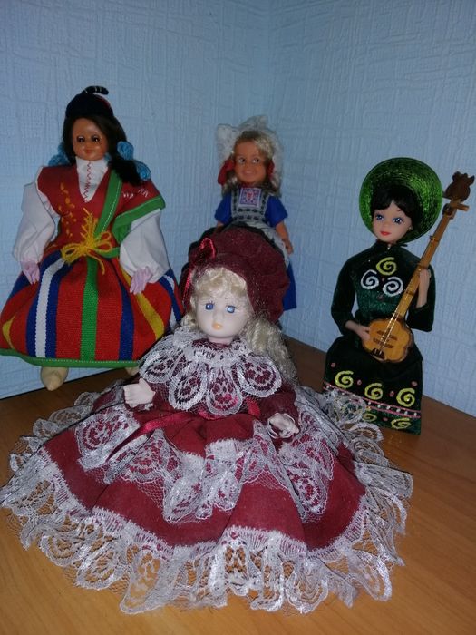 Куклы фарфор пластик для коллекции в национальных костюмах винтаж