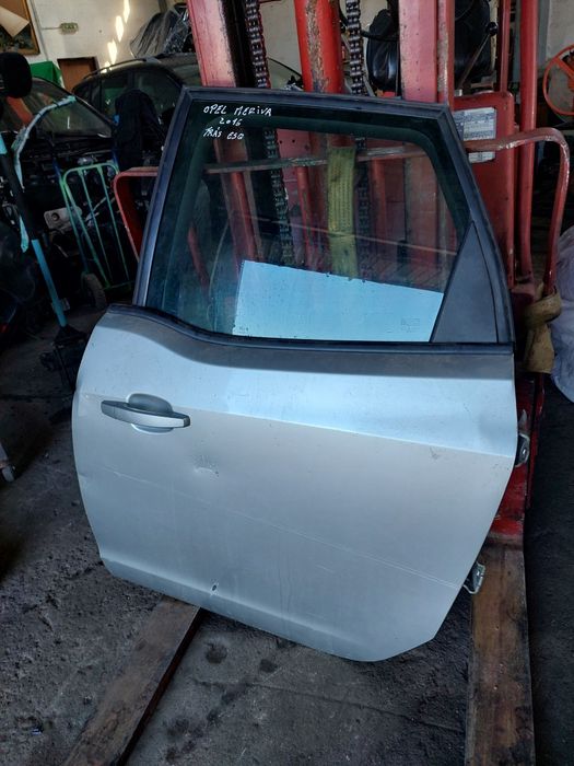 Porta esquerda trás opel meriva 2015