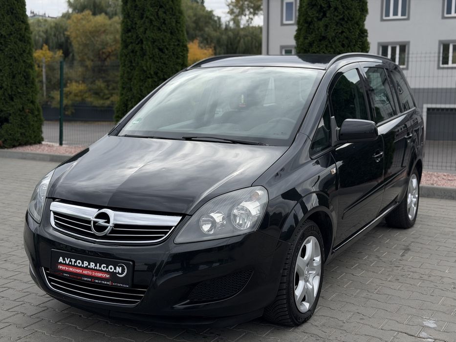 Продам Opel Zafira B 2013