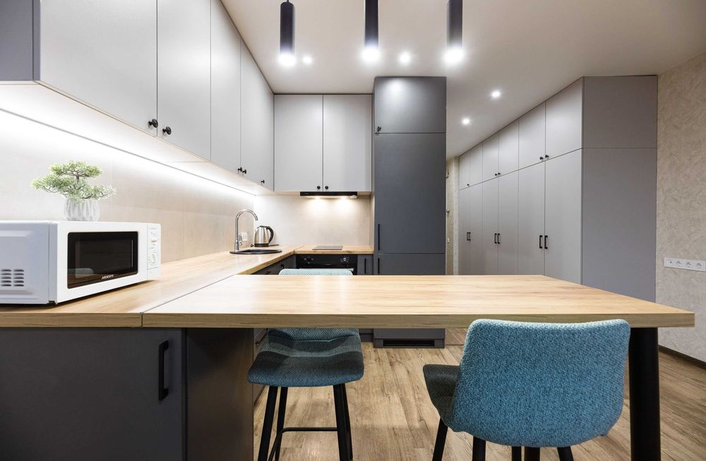 Подобова оренда студії, біля метро, Бажана 17Б. Є укриття.