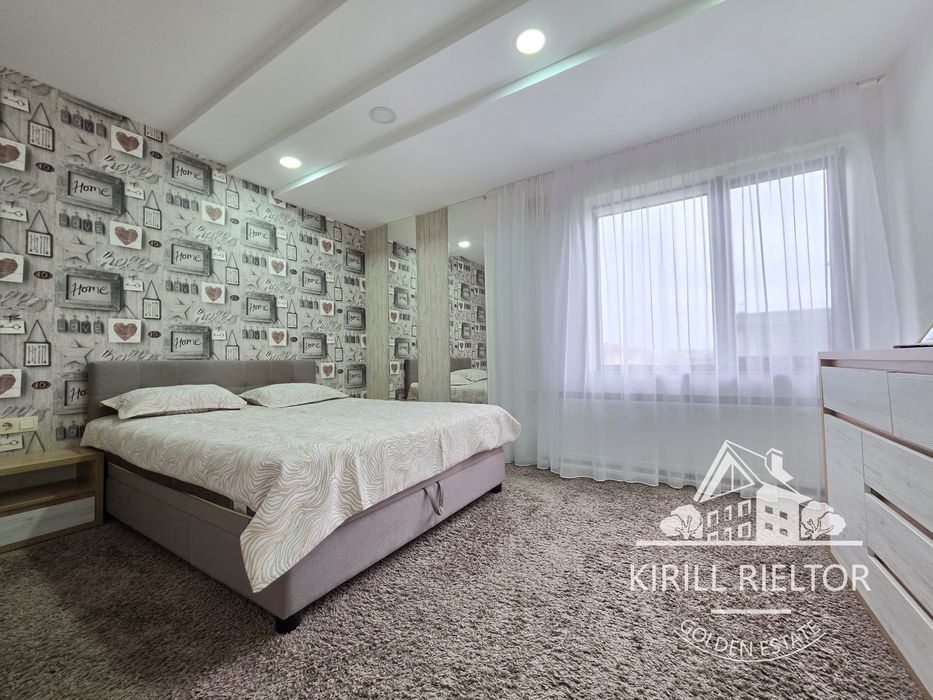 Продается дом с бассейном и сауной в городке "Золотые Ключи"
