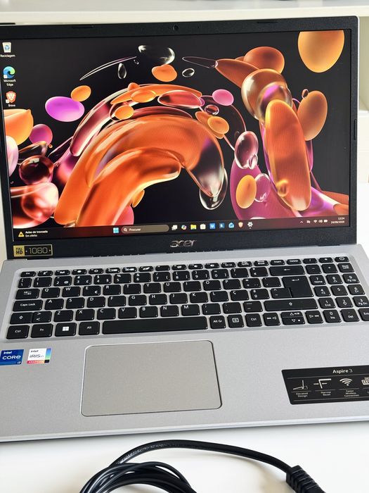 Vendo Portatil ACER, intel Core i7, 11ª Ger, SSD 512GB, 12GB RAM, ainda na Garantia estado impecavel!