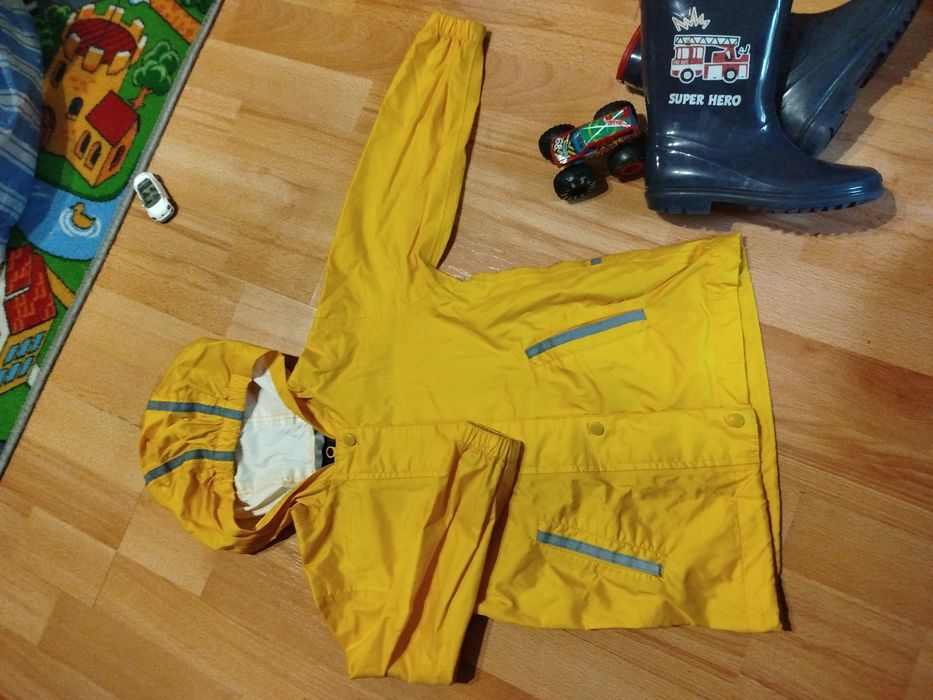 Комбінезон, дощовик, вітровка