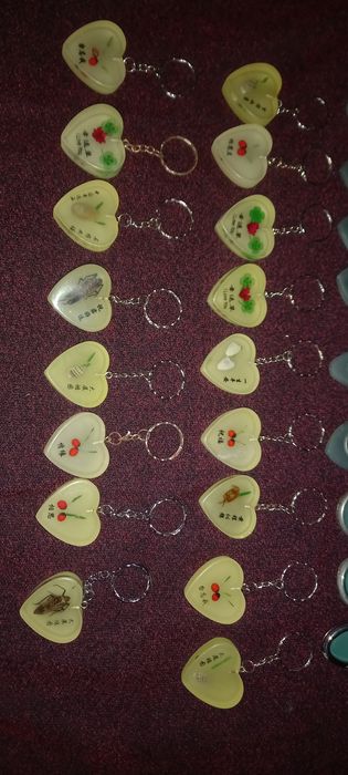 Vendo chaveiros muito raros ,fosforescente