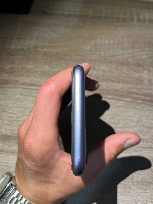 iPhone 11  128GB