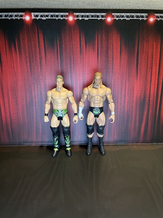 Figuras WWE e AEW
