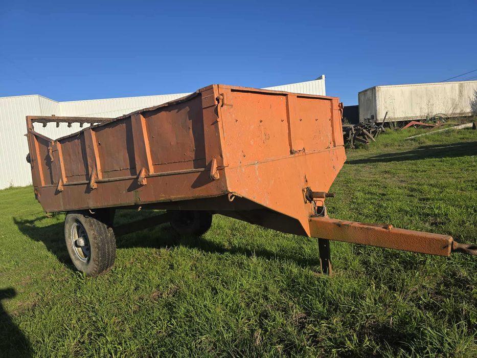 Reboque agricola espalhador de estrume - usado