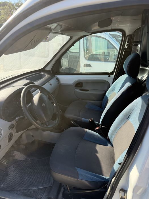 Renault kangoo acidentada