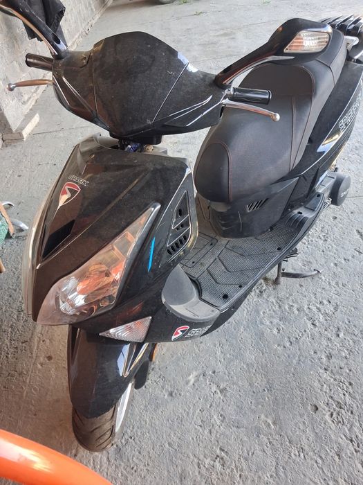 Продам скутер 150 куб
