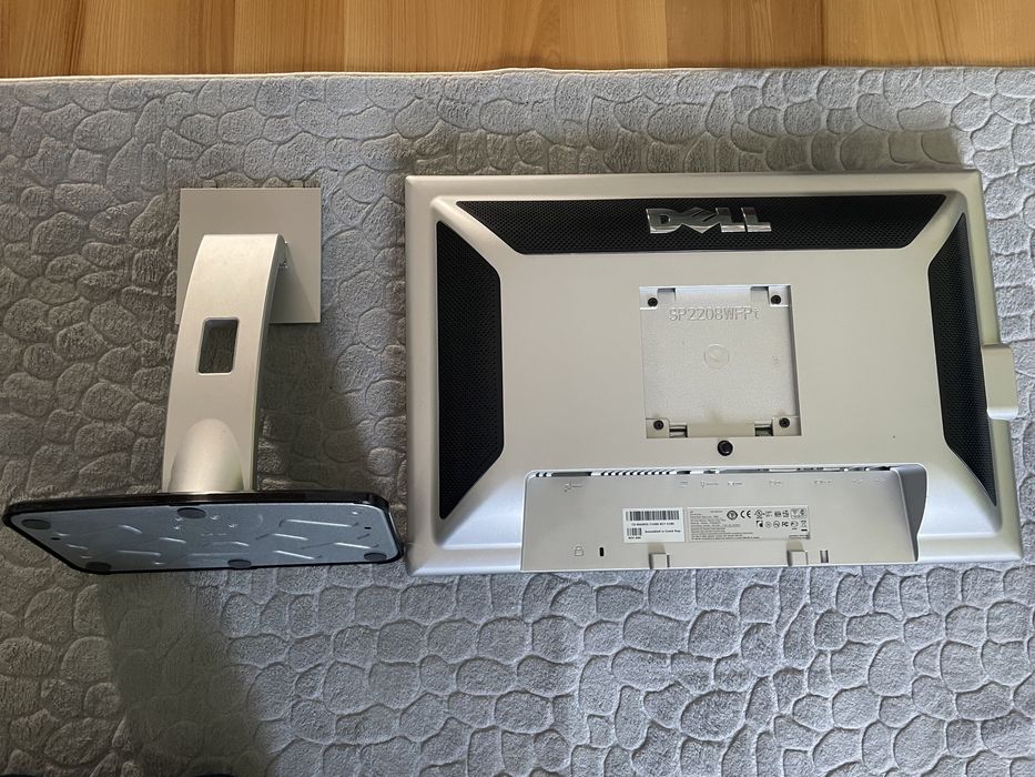 Monitor Dell 22 cale SP2208WFP Komputer PC Konsola