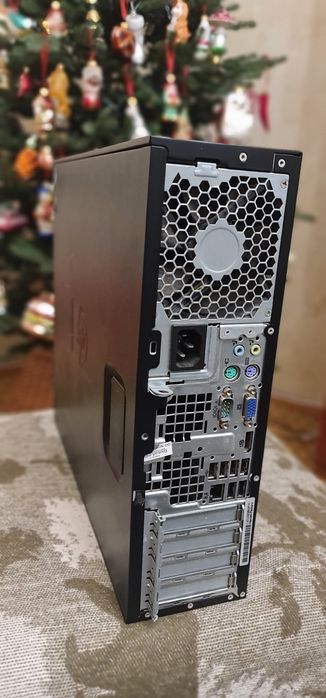 Лицензионная рабочая станция HP Z200, настольный портативный компьютер