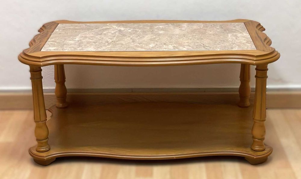 mesa de centro com tampo em marmore