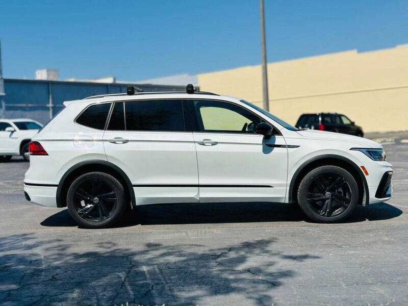 2023 Volkswagen Tiguan SE R-Line Black