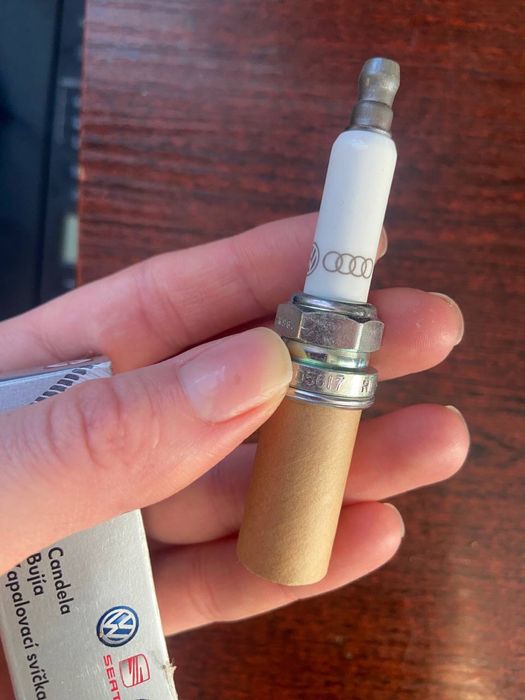 Свічка запалювання оригінал  на VW, AUDI, SKODA