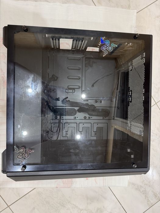 Obudowa komputerowa z zasilaczem be Quiet 600W