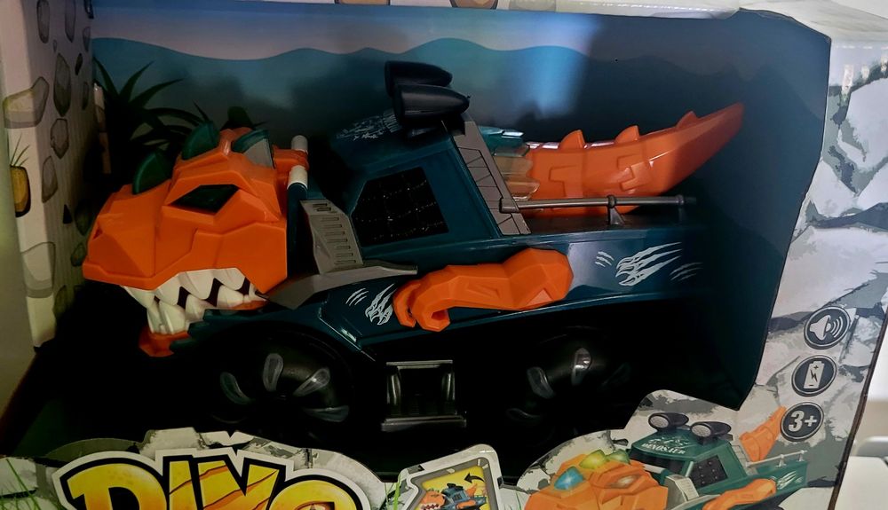 Nowy samochód dinozaur dźwięki