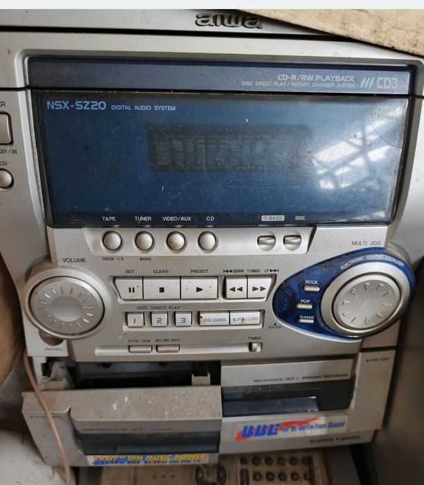 Музикальний центр "aiwa"