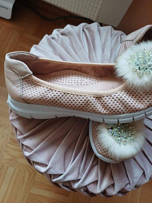 Przepiękne skórzane buciki Venezia r.38