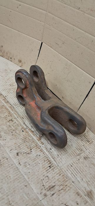 Скоба навіски вилка кардану ДТ 75 74