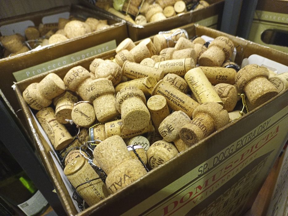 Натуральний корок, пробка від вина і ігристого 
Натуральний корок з пі