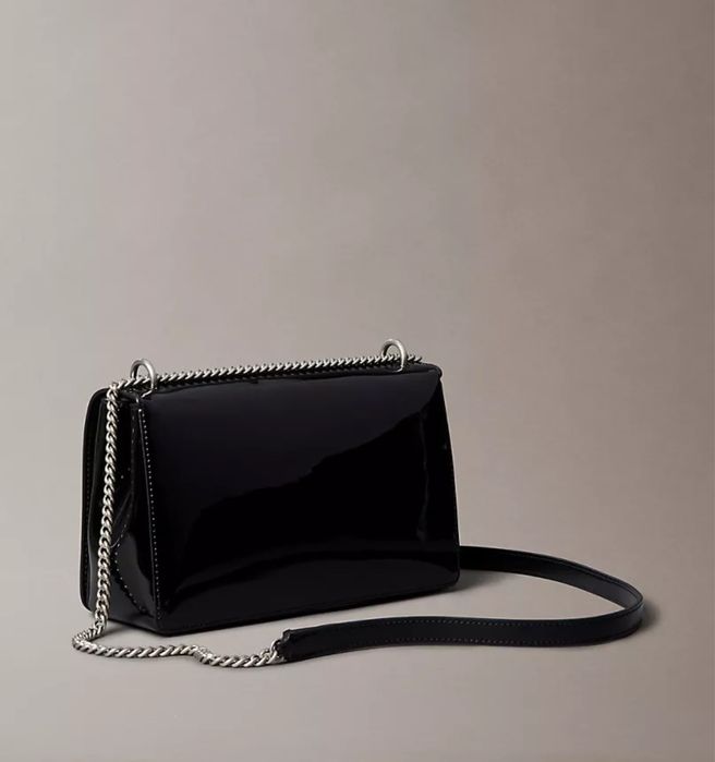 Лакована сумка Calvin Klein