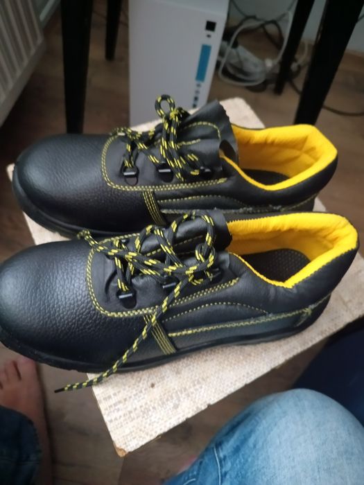 Робочі черевики BRYES-P 58 (Нові) Польща 
розмір 41