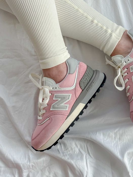 Жіночі кросівки New Balance 574 Pink (36-41) — рожеві Нью Беланс, замша, легкі та стильні, на весну-осінь