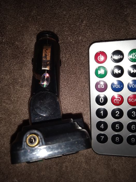 Mp3 auto e leitor de cartões e pen