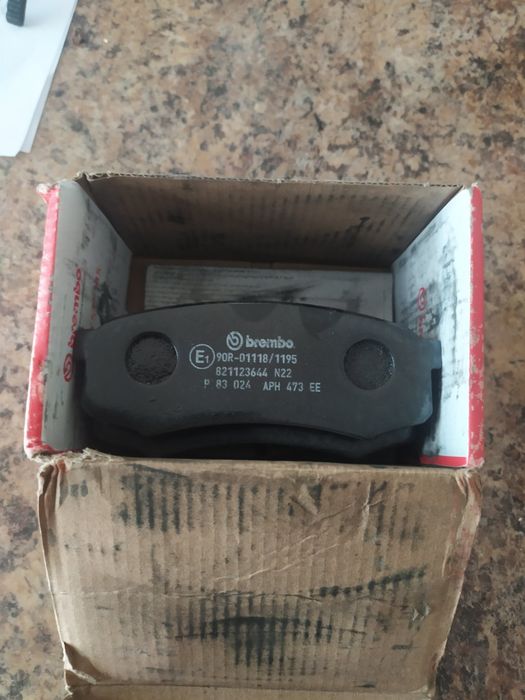 Нові гальмівні колодки Brembo P 83 024 (Toyota, Mitsubishi)