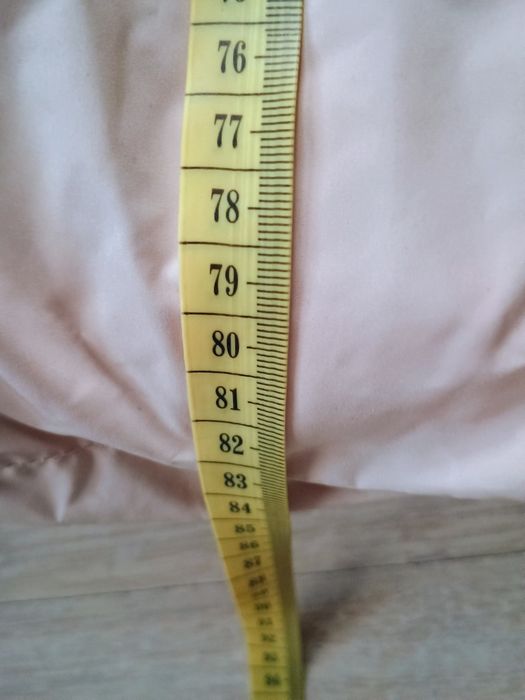 Kamizelka beżowa z kapturem ocieplana 42 r.