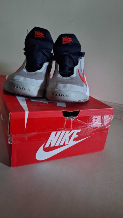Buty Nike 40 adidasy sportowe Hustle
